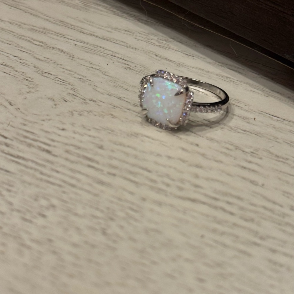 STERLING SILVER OPAL RING - Picture 4 of 10
